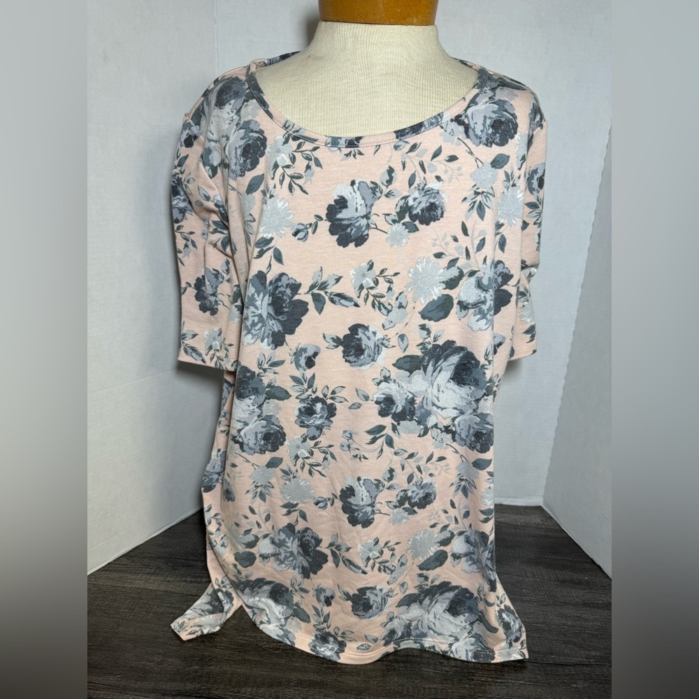 Floral Print Top with Pink and Gray Tones